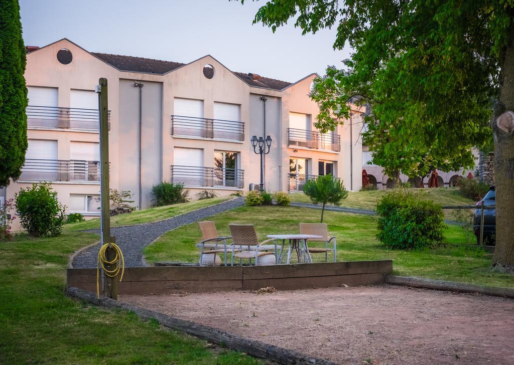 Logis L'Ermitage Hotel & Restaurant Saulges Exterior photo