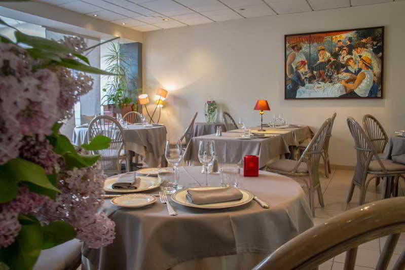 Logis L'Ermitage Hotel & Restaurant Saulges Exterior photo