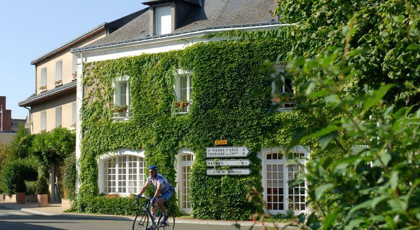Logis L'Ermitage Hotel & Restaurant Saulges Exterior photo