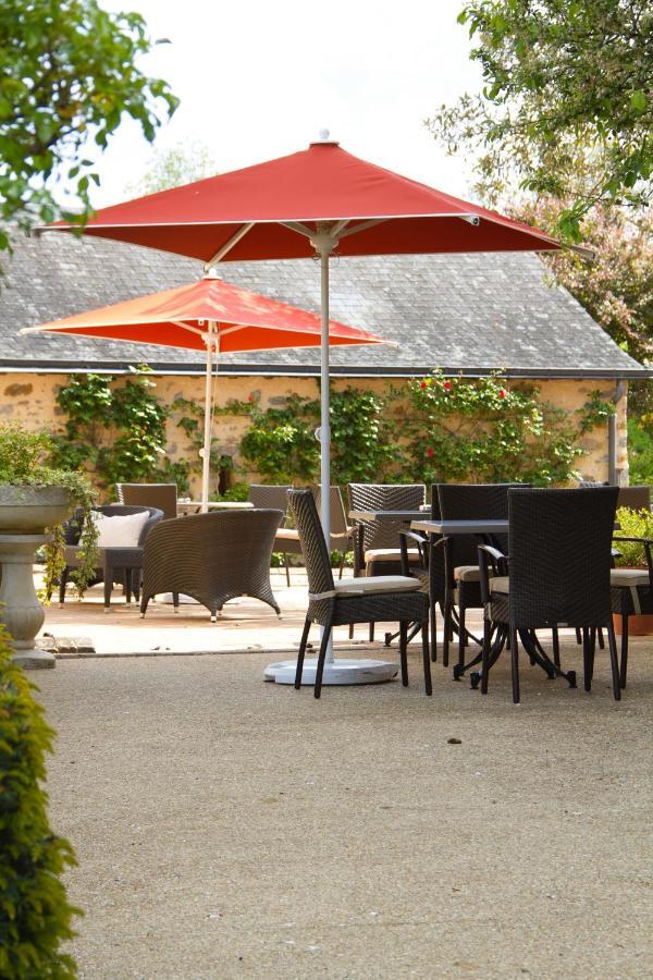 Logis L'Ermitage Hotel & Restaurant Saulges Exterior photo
